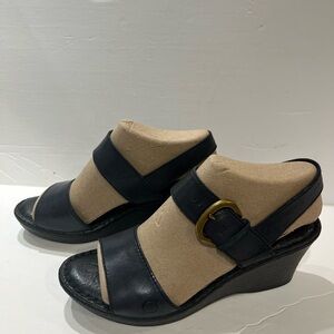 BORN women’s wedge sandals CLAUDIA, Sz 8 Med. color: Black. Soft leather shoe